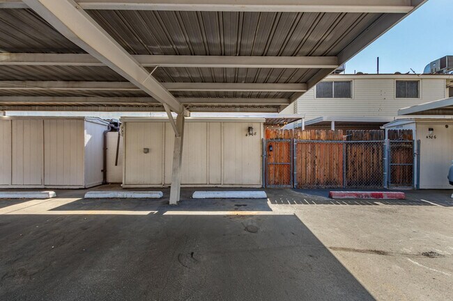 Building Photo - 4508 N 15th Ave