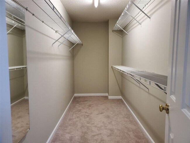 Building Photo - 2623 Davenham Ln