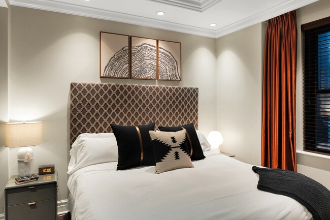 Building Photo - 70 E Walton St