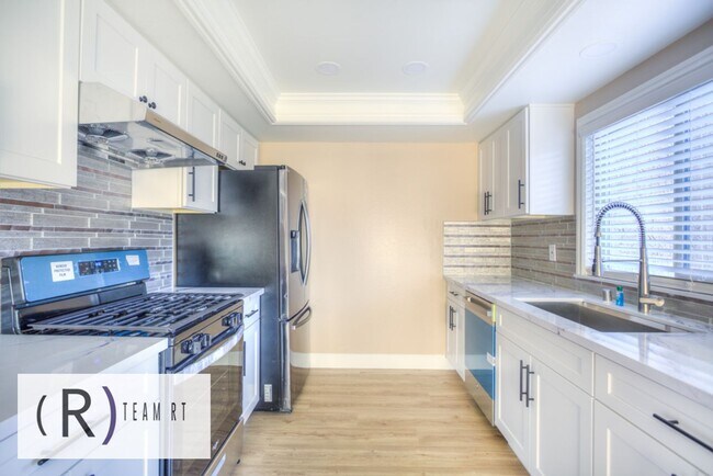 Building Photo - Gated Community and Lovely Condominum in Almansor Park Estates