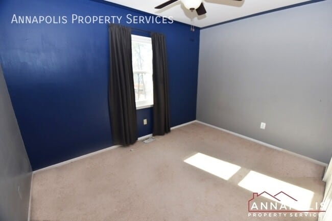 Building Photo - 2443 Vineyard Ln