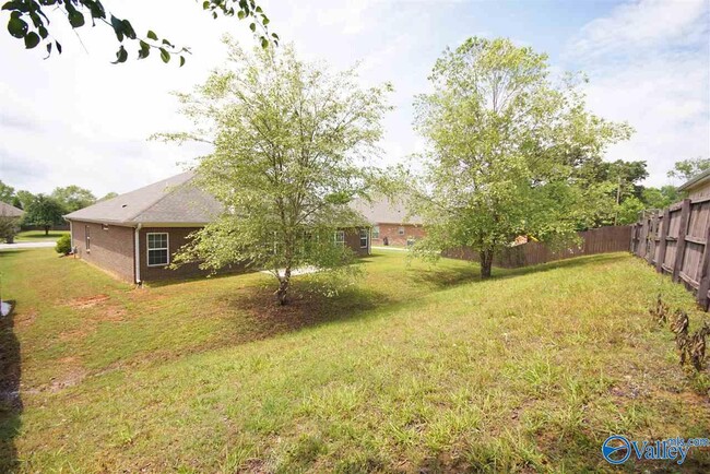 Building Photo - 106 Back Creek Cir NW