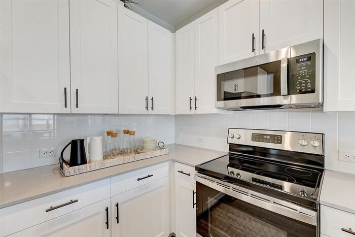 Building Photo - 3912 Florentine Dr