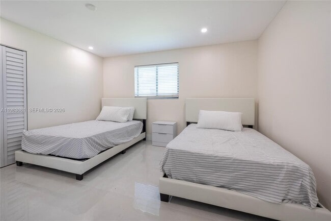 Building Photo - 4700 McKinley St