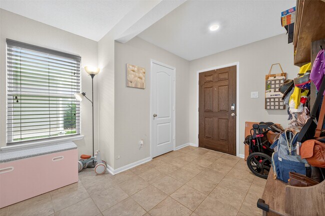 Building Photo - 2623 Hawthorn Park Ct