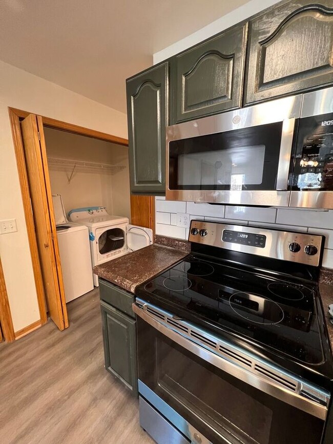 Building Photo - $1,725 | 3 Bedroom, 2 Bathroom Duplex | Pet Friendly* | Available for August 1st, 2025 Move In!