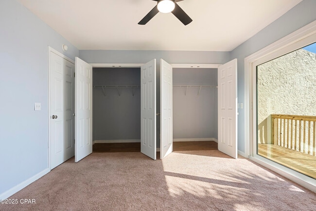 Building Photo - 6453 Oak Shr Dr