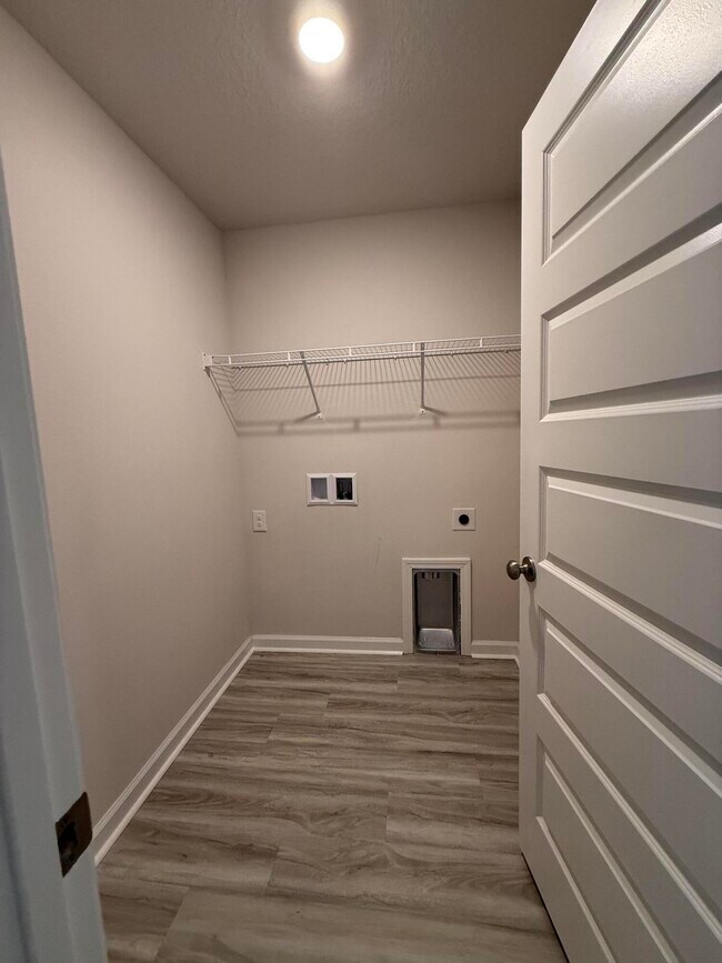 Building Photo - 2800 Tallgrass Ct