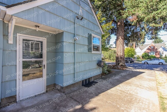 Building Photo - 1612 NE 62nd Ave