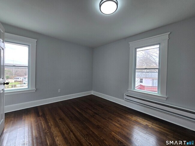 Building Photo - 38 Beverly Ave