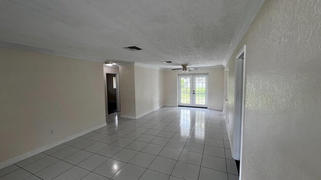 Building Photo - 2748 SW 8th St