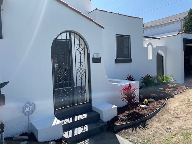 Building Photo - Charming Spanish-Style Home for Lease