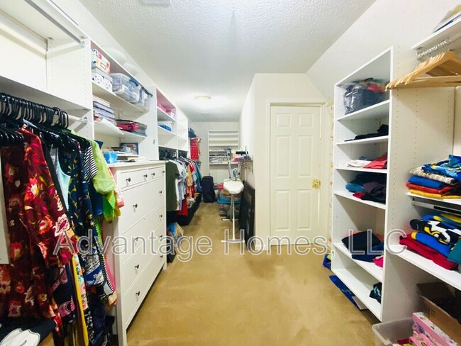 Building Photo - 14117 Parkhill Ln