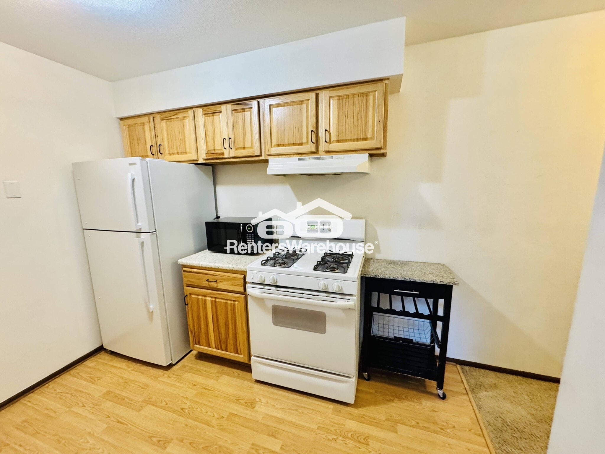 Building Photo - 5043 Shoreline Dr