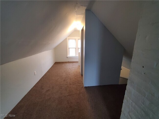 Building Photo - 13413 Durkee Ave