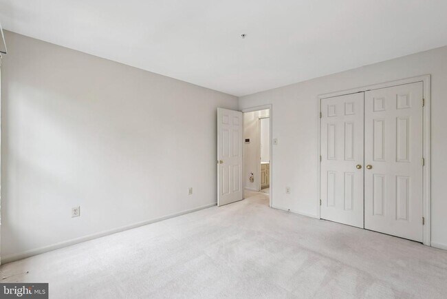 Building Photo - 15831 Glacier Ct