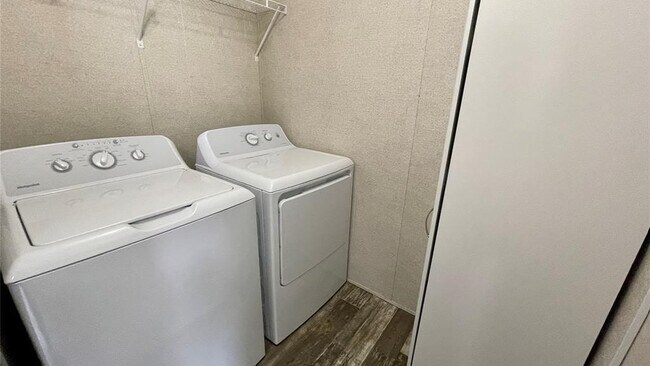 Building Photo - 1203 Thicket Ct