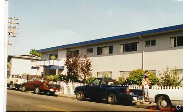 Building Photo - The Bayside Apartments