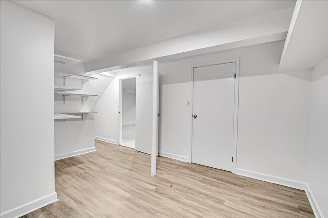 Building Photo - 1645 Estate Cir