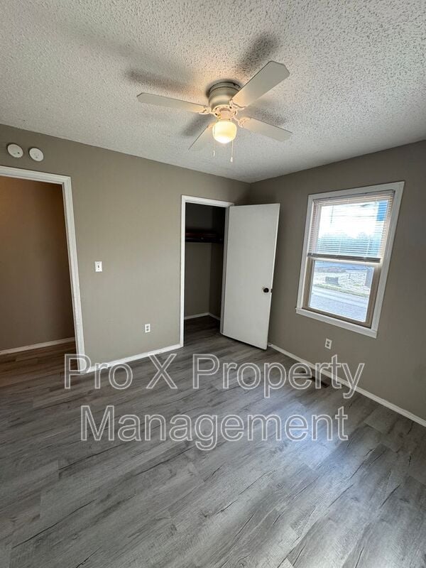 Building Photo - 459 W Grand St