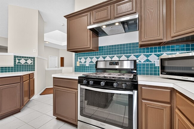 Building Photo - 815 Fairpark Ln