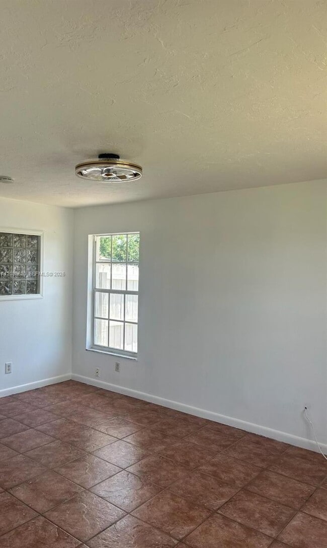 Building Photo - 4020 Country Club Blvd