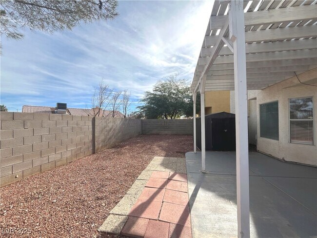 Building Photo - 1537 N Canyon Rose Way