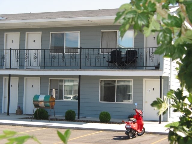 Primary Photo - Lexington Apartments