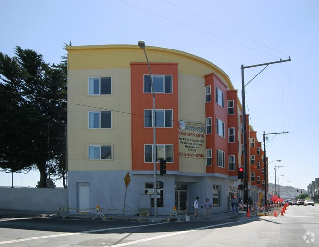 Building Photo - Silver Park Apartments