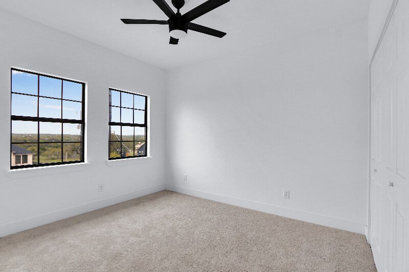 Building Photo - 212 Roy Nichols