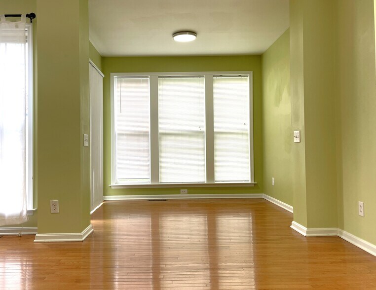 Building Photo - 268 Baxter Dr