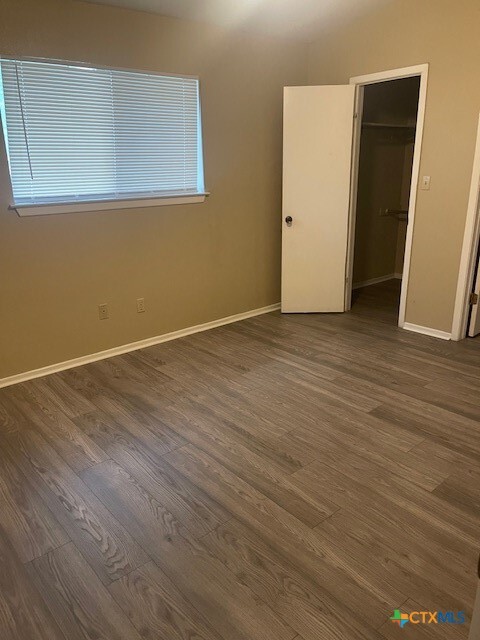 Building Photo - 512 Kellys Way