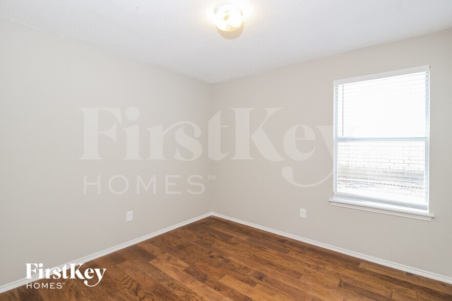 Building Photo - 4917 Stirrup Way