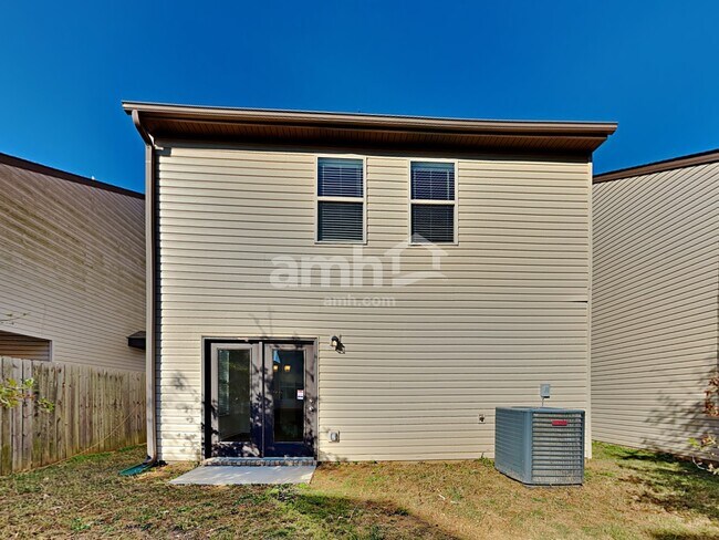 Building Photo - 421 Lossie Ln