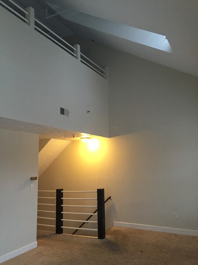 Building Photo - 1731 E Main St