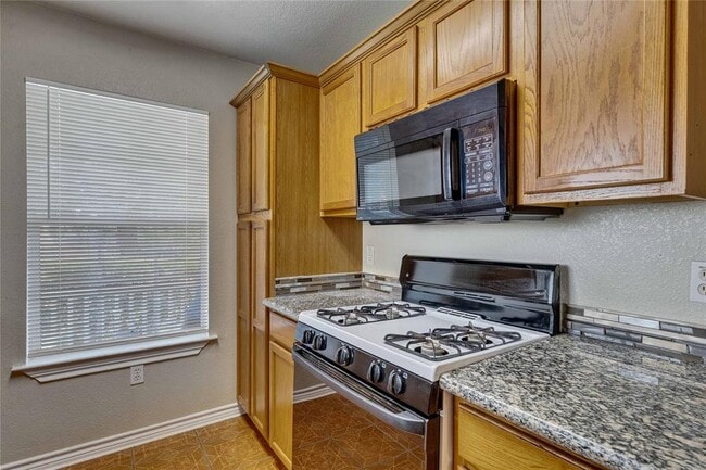 Building Photo - 1708 Lovingood Dr