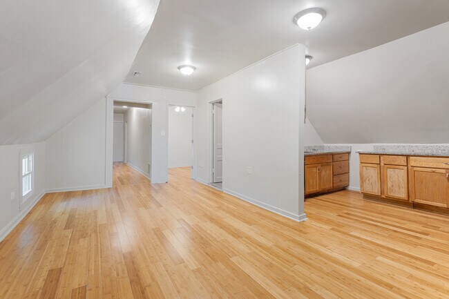 Building Photo - 3707 W McLean Ave