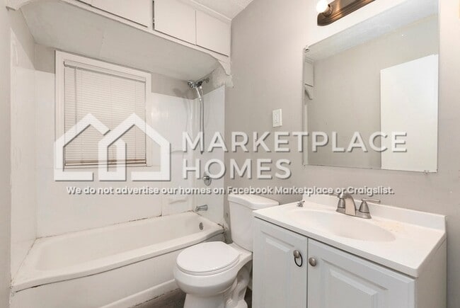 Building Photo - 11108 Studebaker Ave