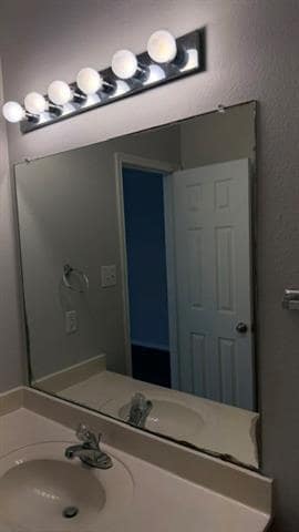 Building Photo - 2053 Meadow Park Dr