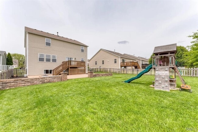 Building Photo - 1824 English Oak Dr
