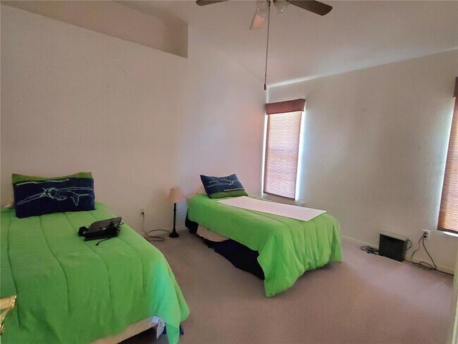 Building Photo - 1980 Aqui Esta Dr