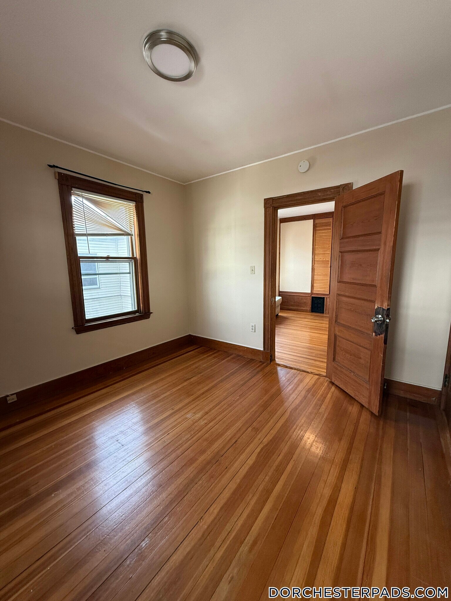 Building Photo - 18 Romsey St