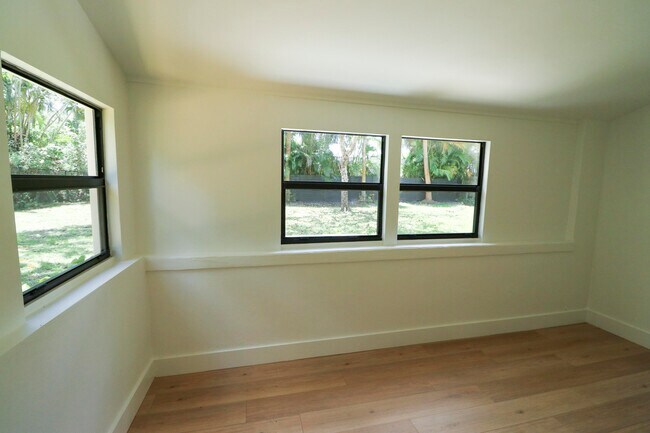 Building Photo - 2101 Riverland Rd