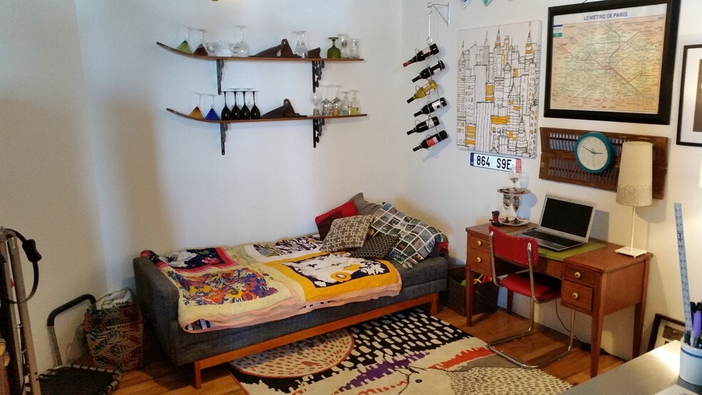 Extra space for office, den, or 2nd bedroom - 2261 Blake Street