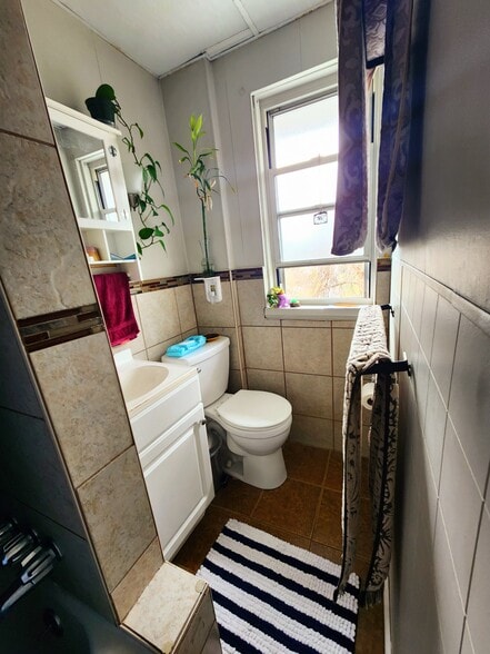 Building Photo - 5846 Burchfield Ave