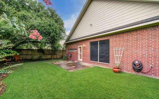 Building Photo - 14403 Red Tailed Hawk Ln