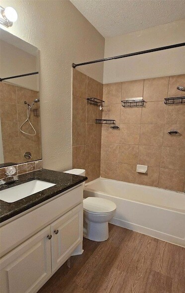 Building Photo - 203 E 31st St