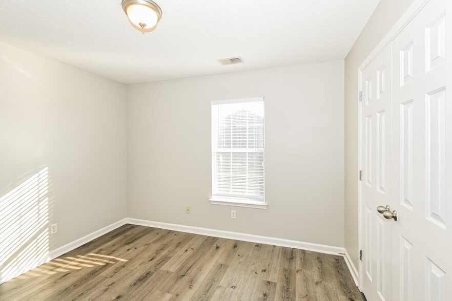 Building Photo - 9890 Vista Ridge Dr