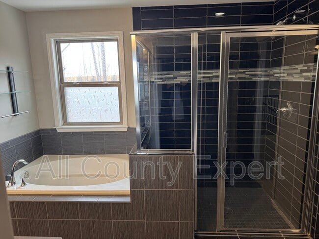 Building Photo - 920 Grove Valley Dr