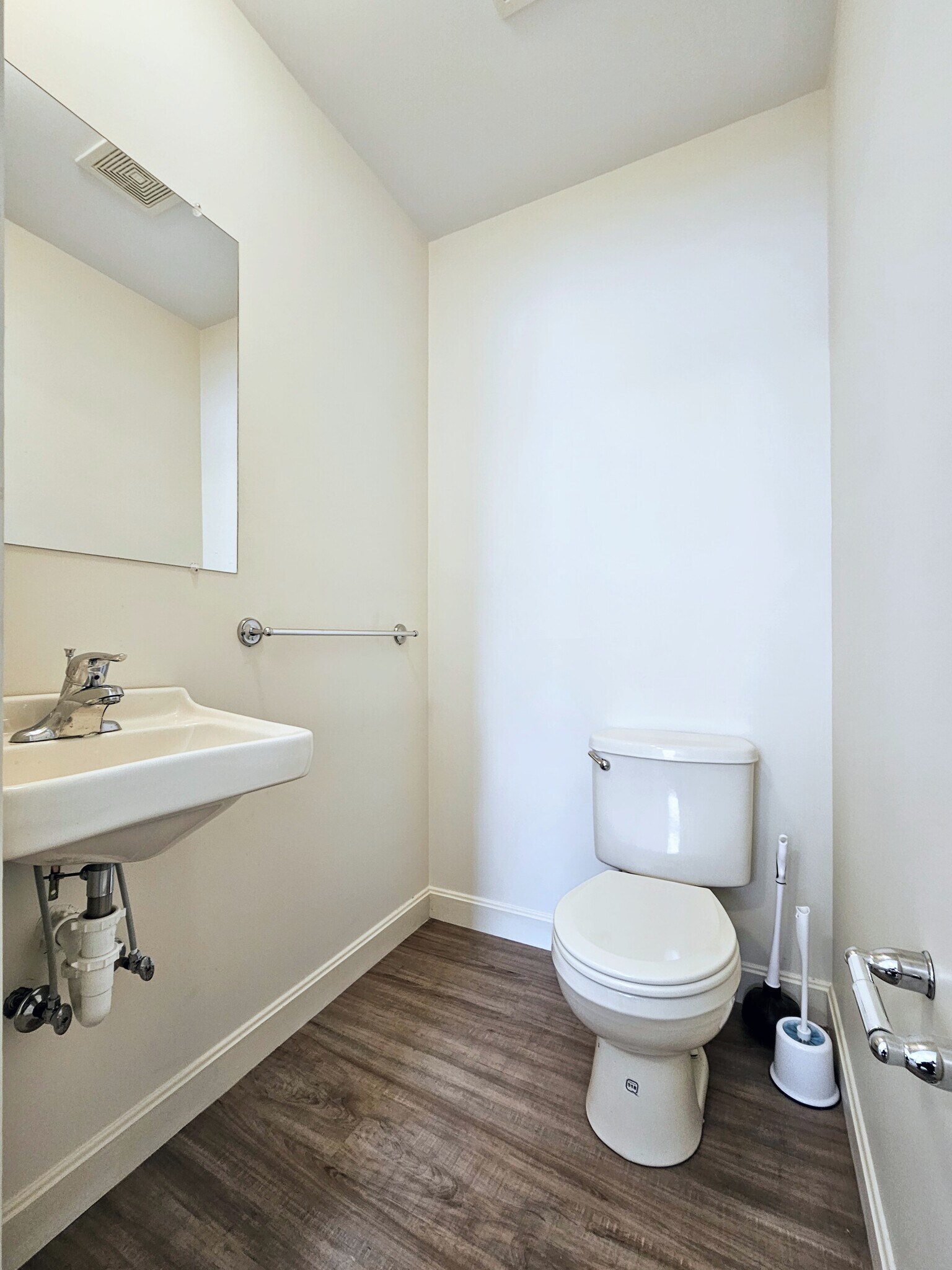 Building Photo - 13 Overlook Ln